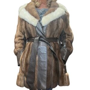 Brand New Never Worn Mink Leather Fur Coat White Mink Collar Vintage Excellent